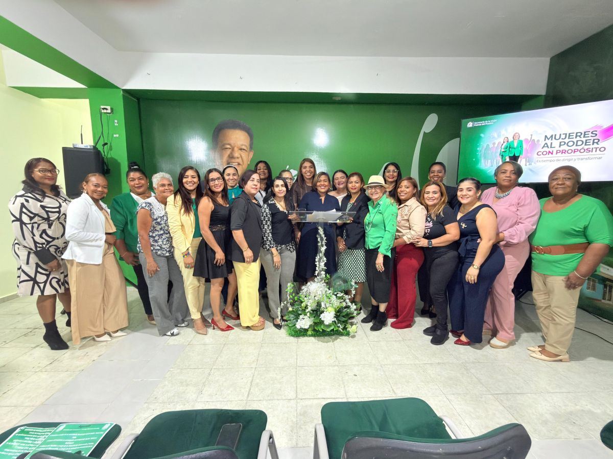 Mujeres al Poder con Propósito: Fuerza del Pueblo consolida su liderazgo femenino en La Altagracia con magistral conferencia de Angie Brooks